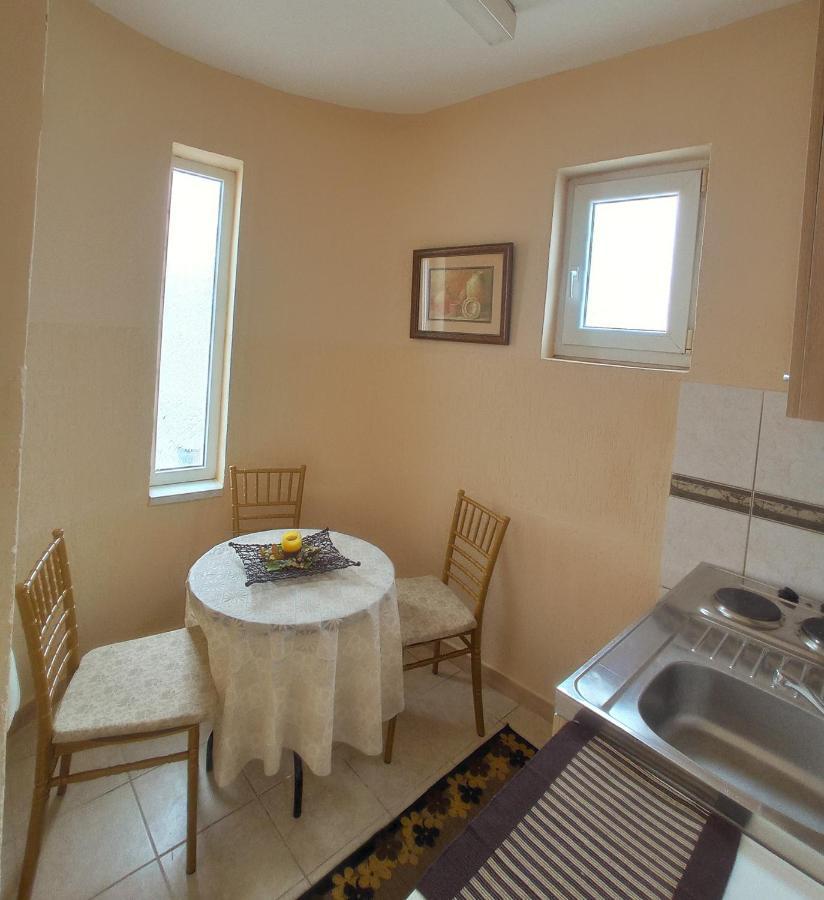 Apartmani Andrijana Ulcinj Ngoại thất bức ảnh